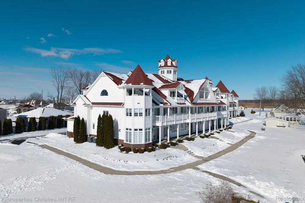 9996 Tashmoo Lane #2 Clay Township, MI 48001