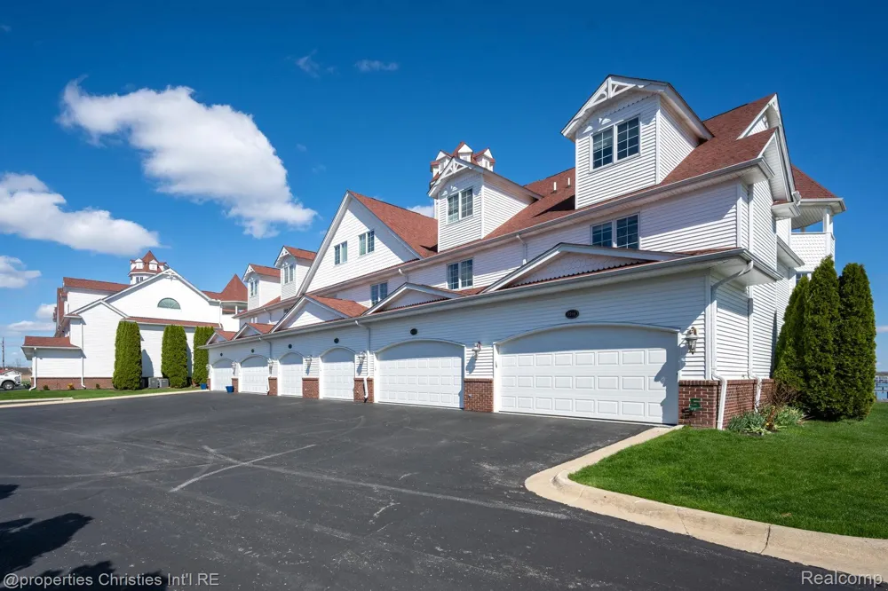 9996 Tashmoo Lane #2 Clay Township, MI 48001