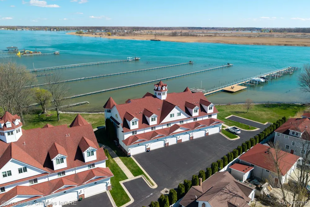 9996 Tashmoo Lane #2 Clay Township, MI 48001