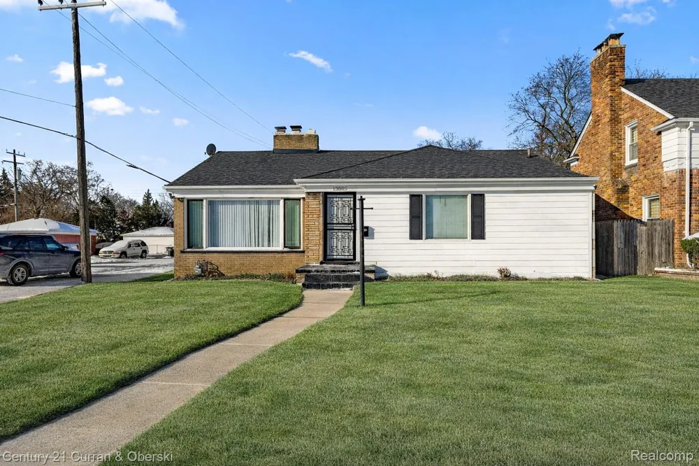 15805 Lindsay Street