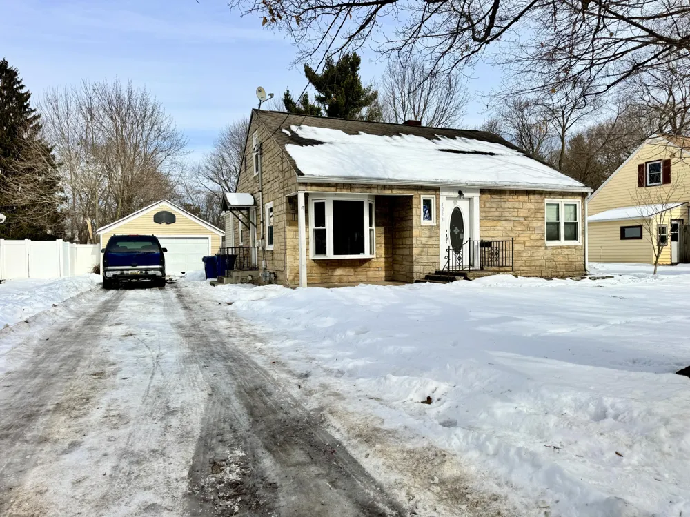 1223 Parchmount Avenue Parchment City, MI 49004