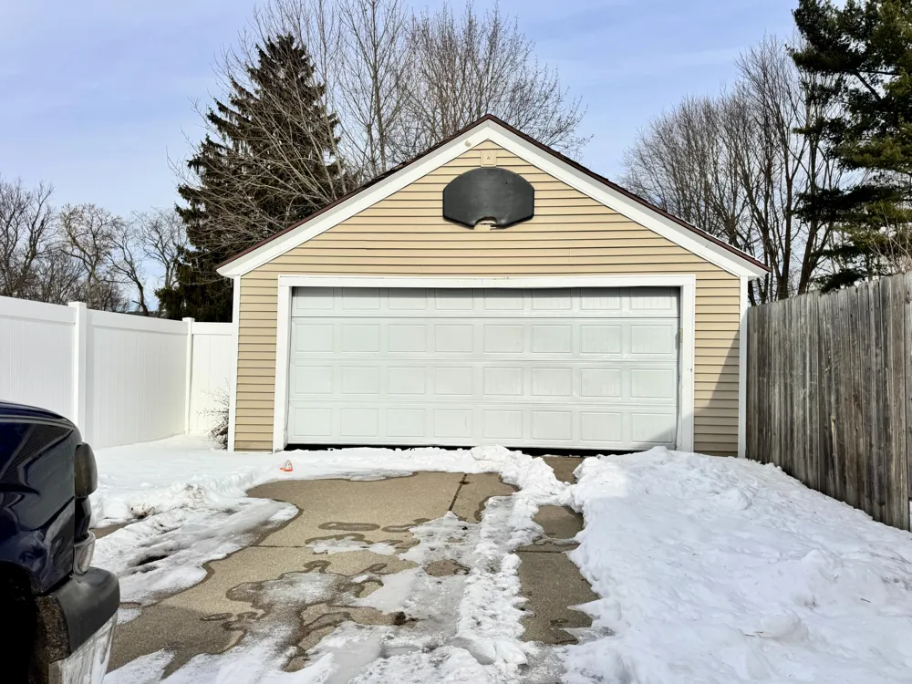 1223 Parchmount Avenue Parchment City, MI 49004