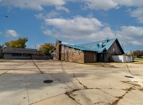 240 RIVER ROAD