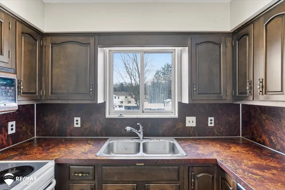 8454 Wesley Drive Flushing Charter Township, MI 48433