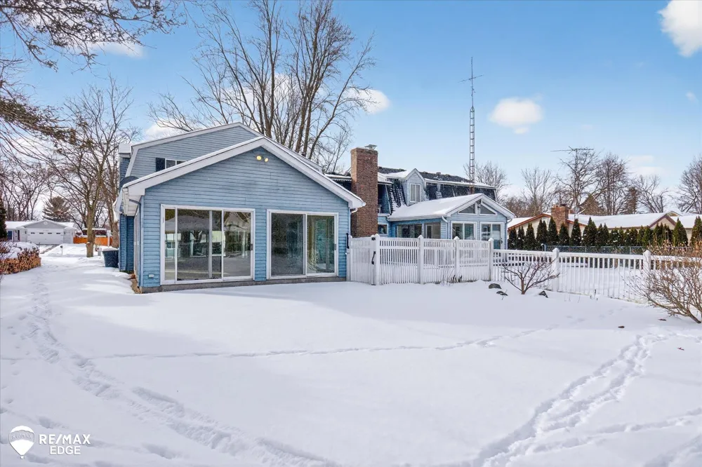 8454 Wesley Drive Flushing Charter Township, MI 48433
