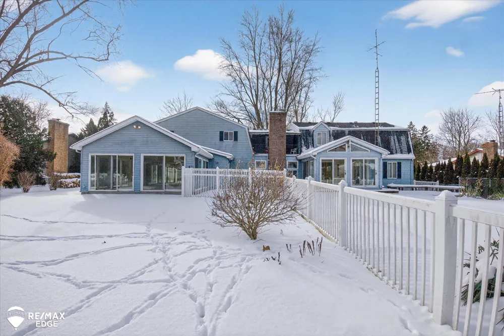 8454 Wesley Drive Flushing Charter Township, MI 48433