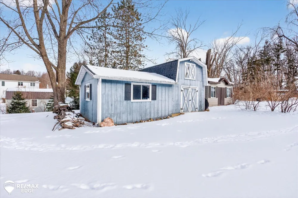 8454 Wesley Drive Flushing Charter Township, MI 48433