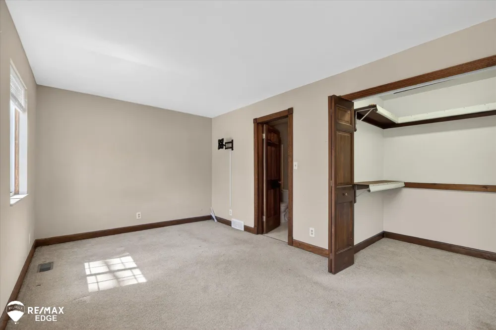 8454 Wesley Drive Flushing Charter Township, MI 48433