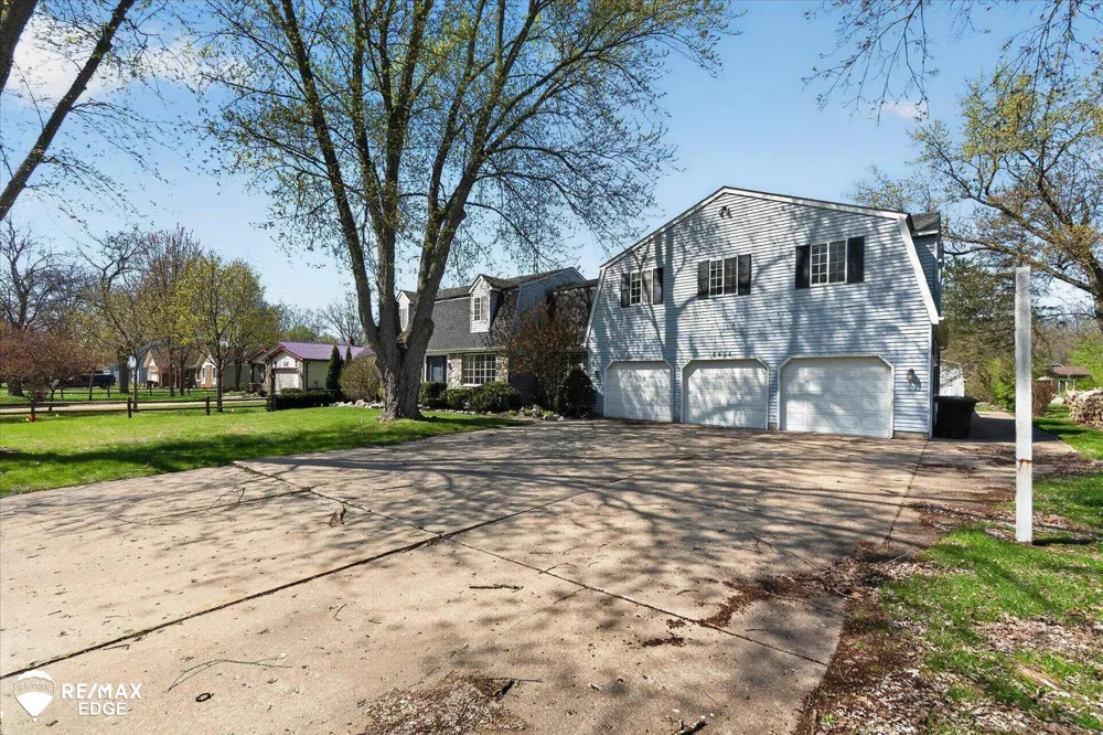 8454 Wesley Drive Flushing Charter Township, MI 48433