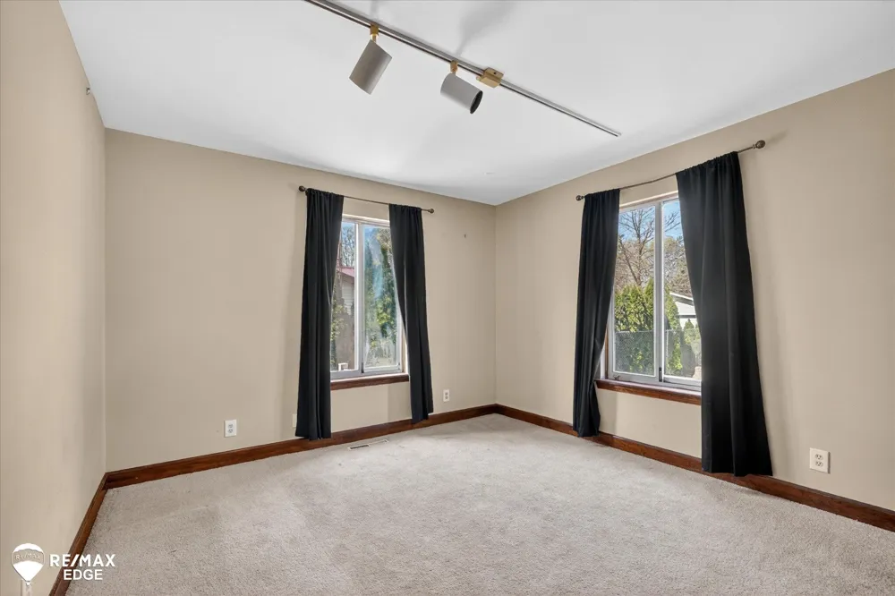 8454 Wesley Drive Flushing Charter Township, MI 48433