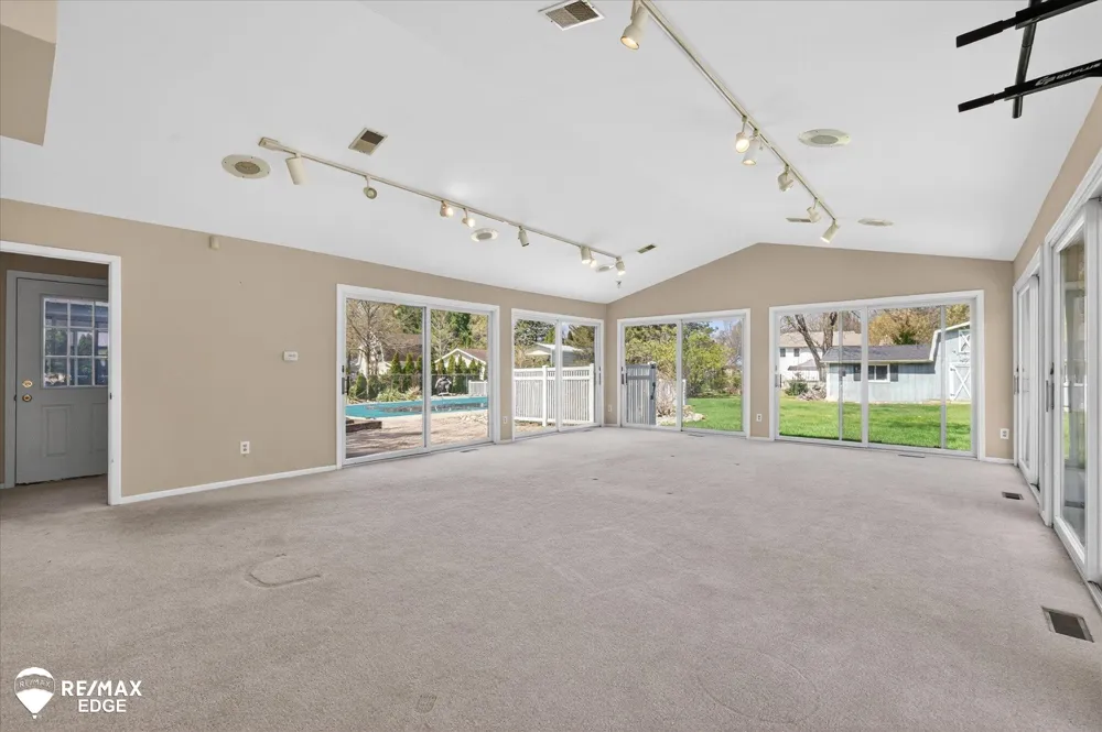 8454 Wesley Drive Flushing Charter Township, MI 48433