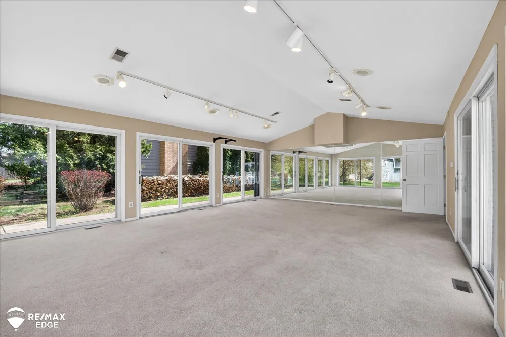 8454 Wesley Drive Flushing Charter Township, MI 48433