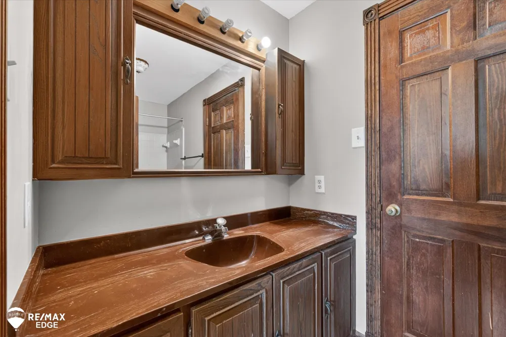 8454 Wesley Drive Flushing Charter Township, MI 48433