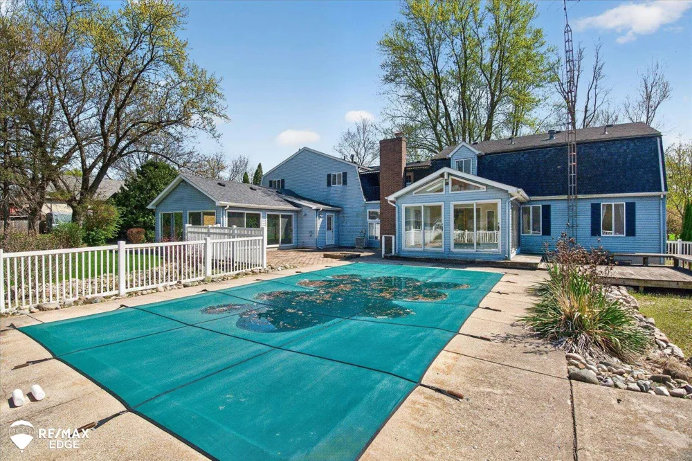 8454 Wesley Drive Flushing Charter Township, MI 48433