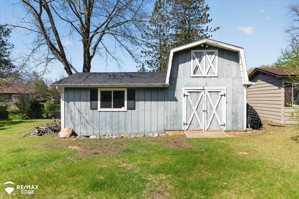 8454 Wesley Drive Flushing Charter Township, MI 48433