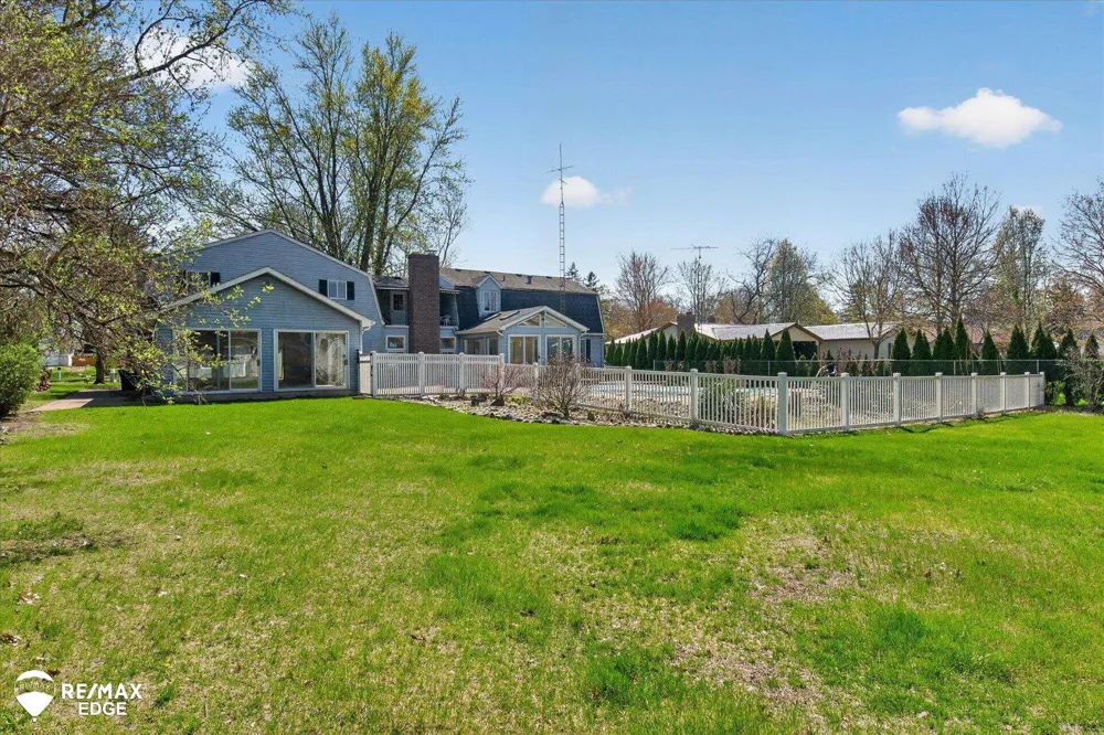 8454 Wesley Drive Flushing Charter Township, MI 48433