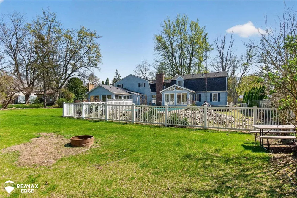 8454 Wesley Drive Flushing Charter Township, MI 48433