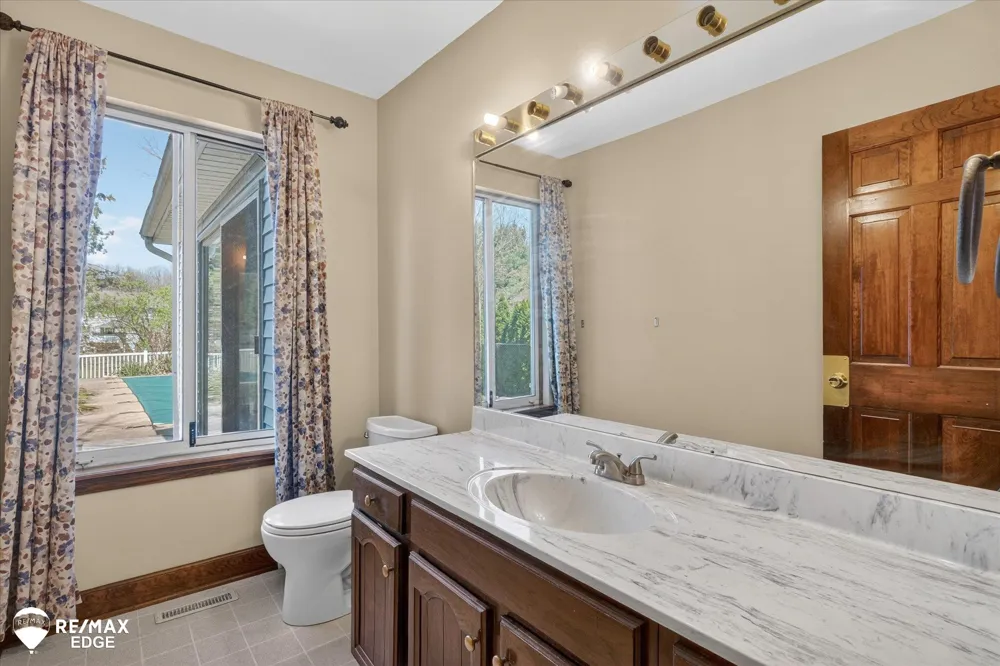 8454 Wesley Drive Flushing Charter Township, MI 48433