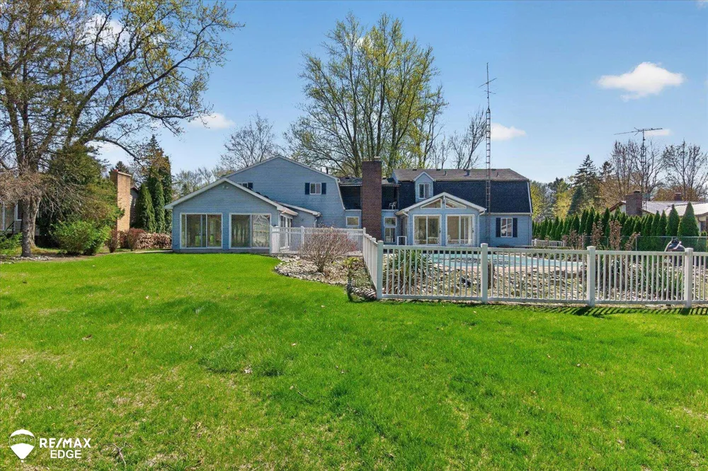 8454 Wesley Drive Flushing Charter Township, MI 48433