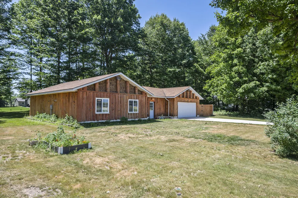 3933 W Harrison Road Hart Township, MI 49420