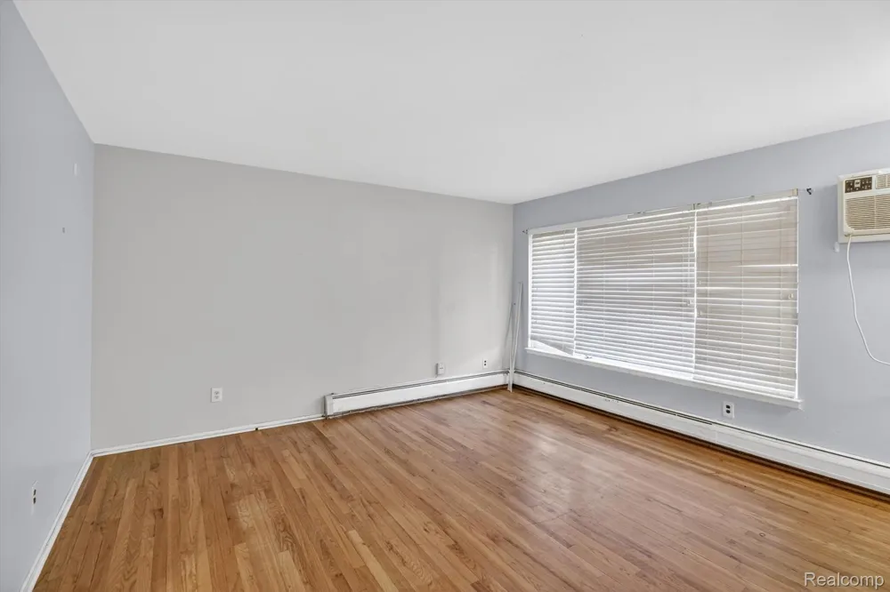 25301 5 Mile rd #109 Redford Charter Township, MI 48239