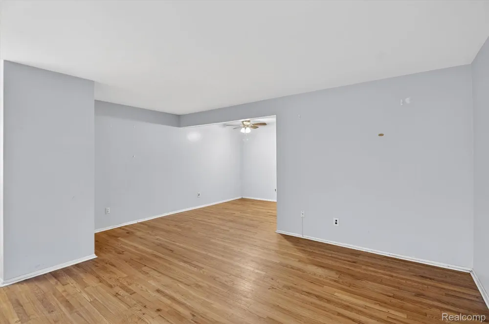 25301 5 Mile rd #109 Redford Charter Township, MI 48239