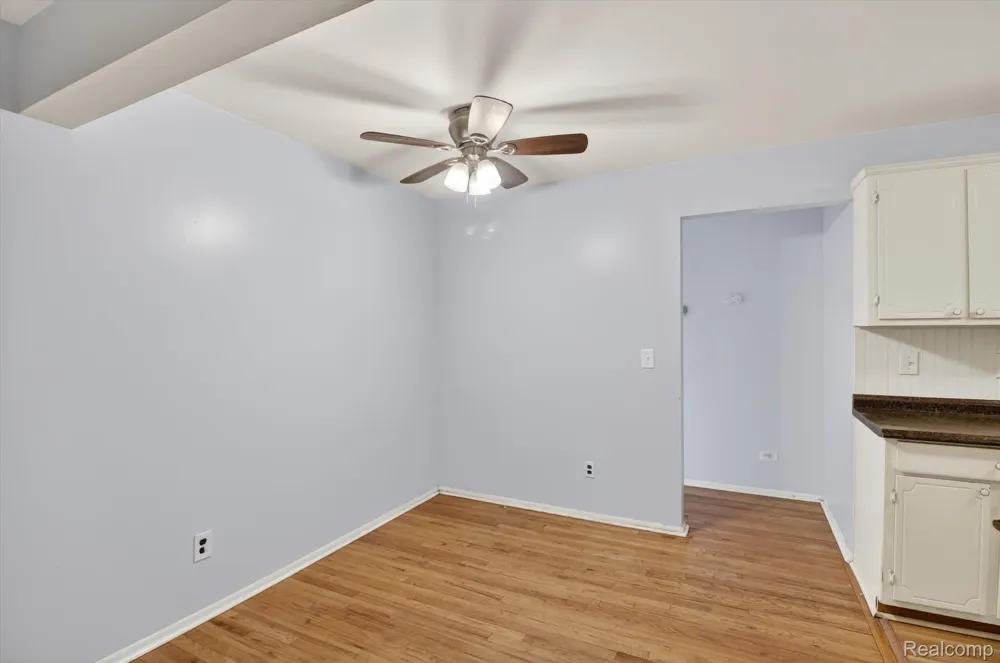 25301 5 Mile rd #109 Redford Charter Township, MI 48239