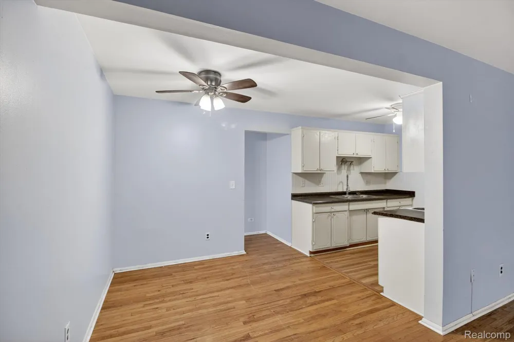 25301 5 Mile rd #109 Redford Charter Township, MI 48239