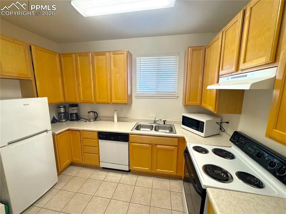 1231 Villa Grove Monument, CO 80132
