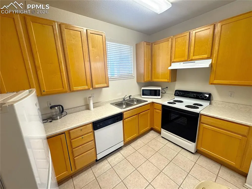 1231 Villa Grove Monument, CO 80132