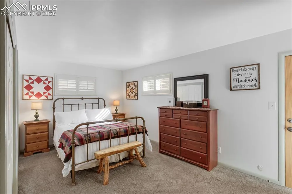 10225 Ute Pass Avenue Green Mountain Falls, CO 80819