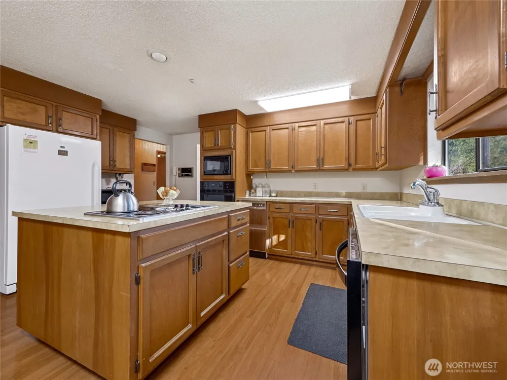30703 SE 408th Street Enumclaw, WA 98022