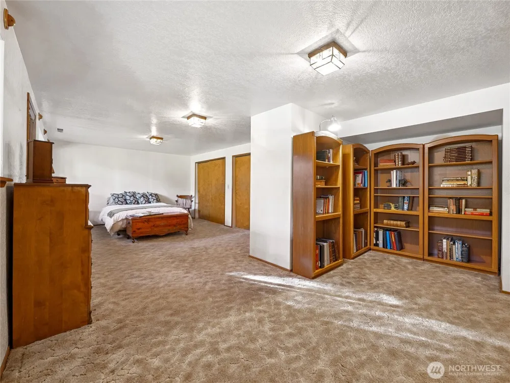 30703 SE 408th Street Enumclaw, WA 98022
