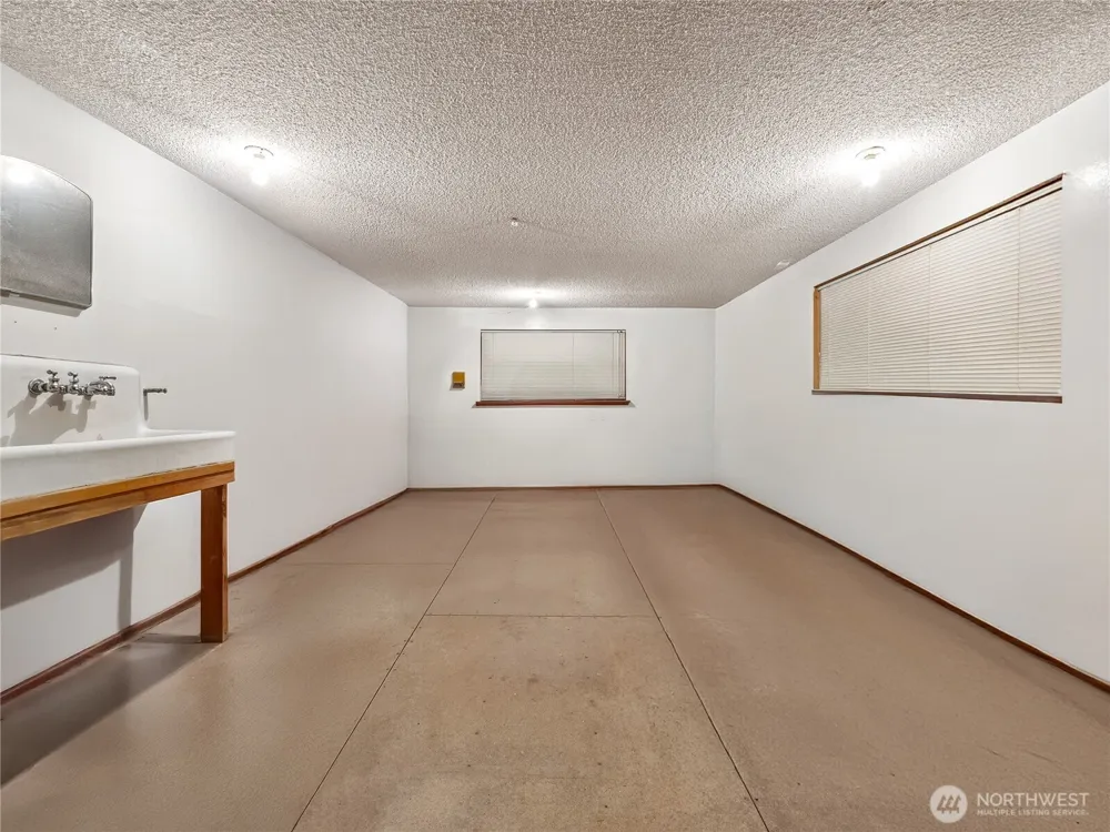 30703 SE 408th Street Enumclaw, WA 98022