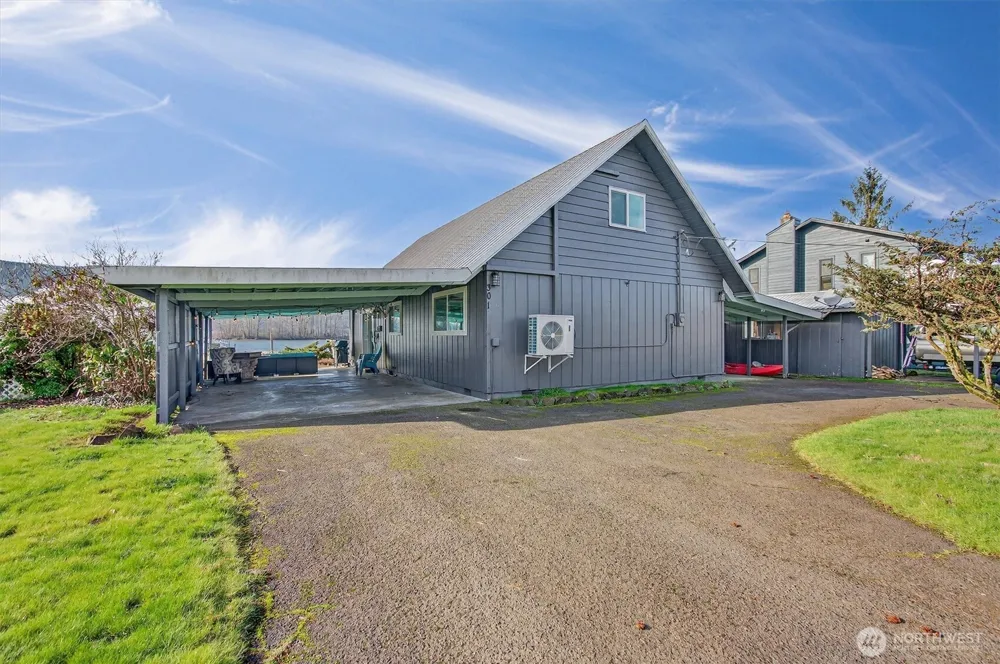 301 W Sunny Sands Cathlamet, WA 98612