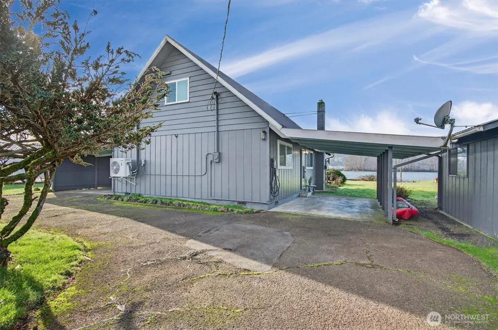 301 W Sunny Sands Cathlamet, WA 98612