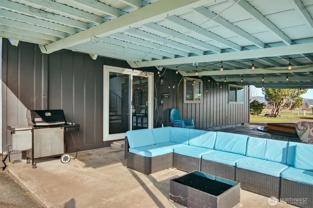 301 W Sunny Sands Cathlamet, WA 98612