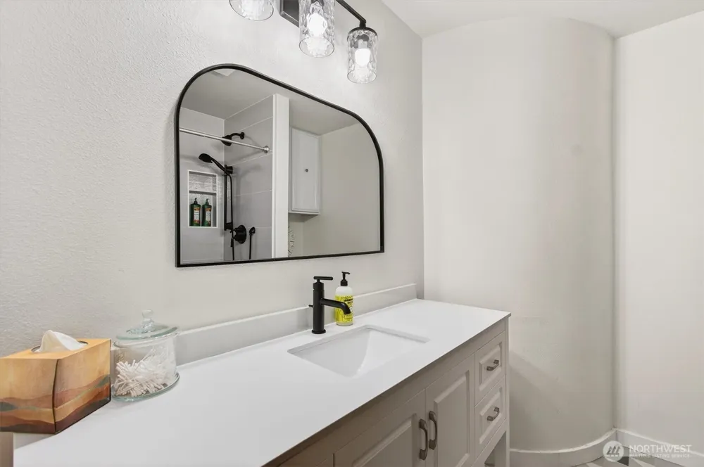 301 W Sunny Sands Cathlamet, WA 98612