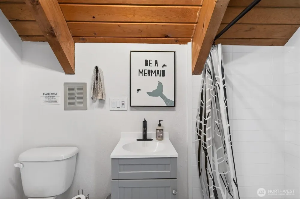 301 W Sunny Sands Cathlamet, WA 98612