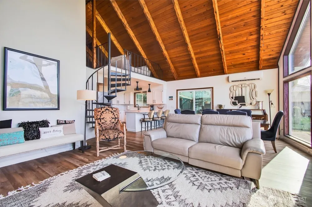 301 W Sunny Sands Cathlamet, WA 98612
