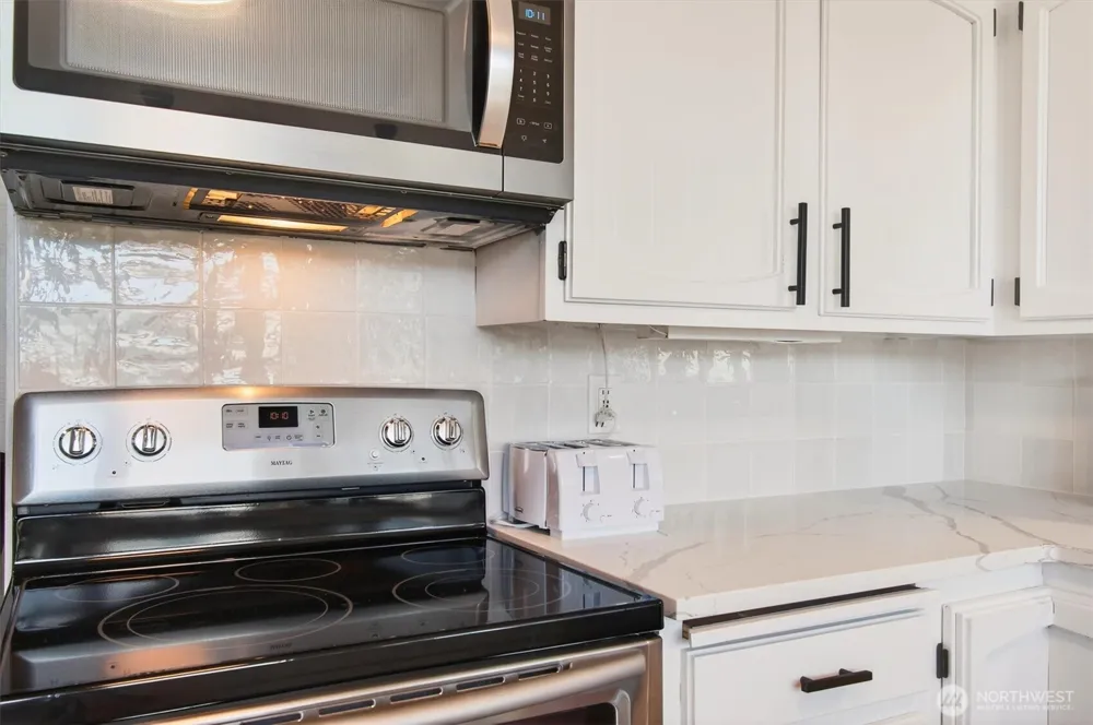 301 W Sunny Sands Cathlamet, WA 98612