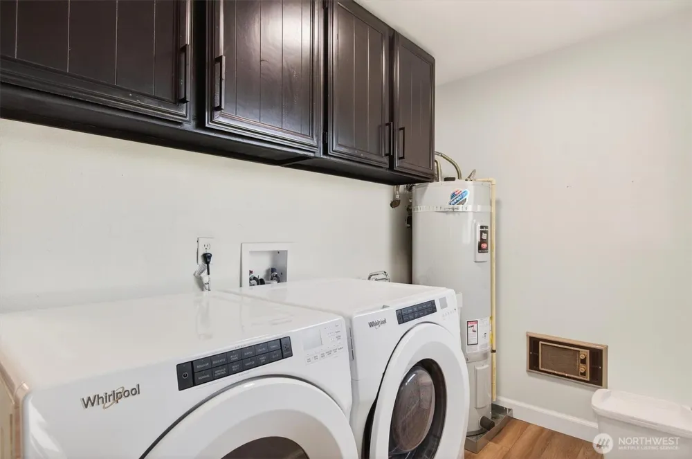 301 W Sunny Sands Cathlamet, WA 98612