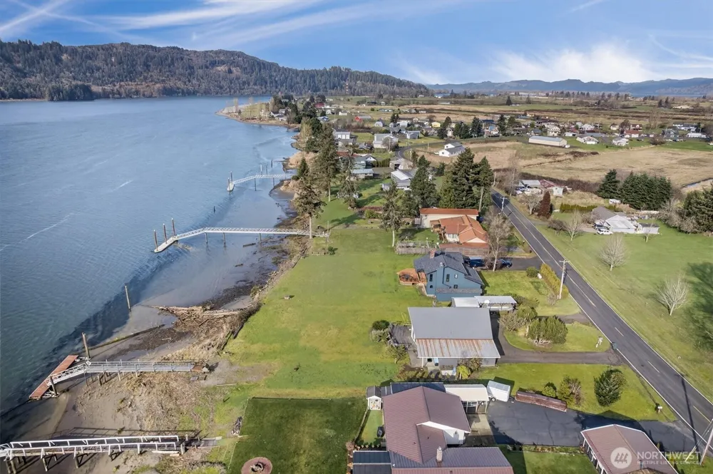 301 W Sunny Sands Cathlamet, WA 98612