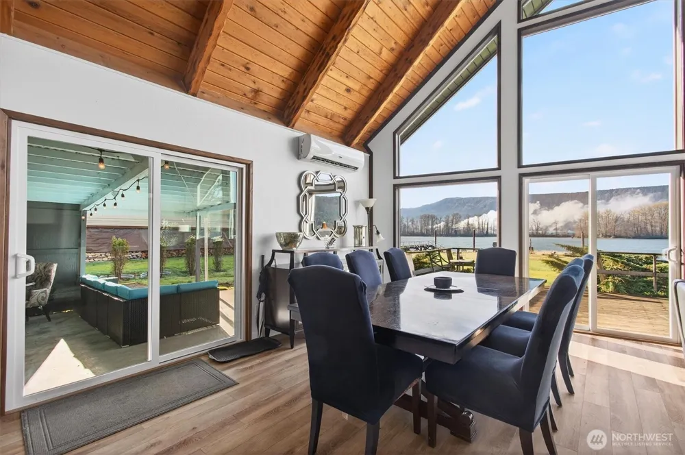 301 W Sunny Sands Cathlamet, WA 98612