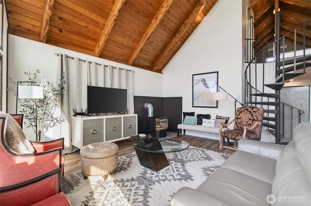 301 W Sunny Sands Cathlamet, WA 98612