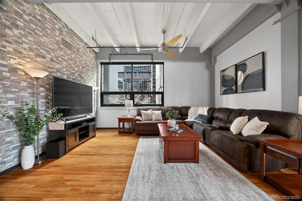 1800 Lawrence Street #406