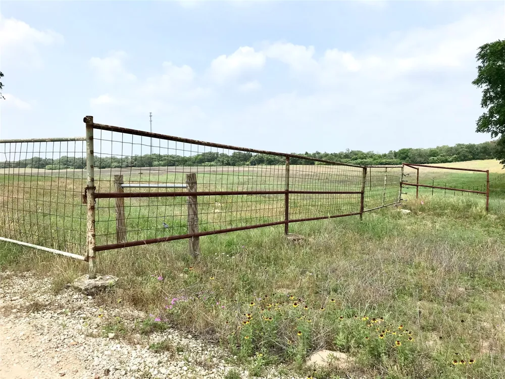 1672 Sayers Tract 3 Road Bastrop, TX 78602