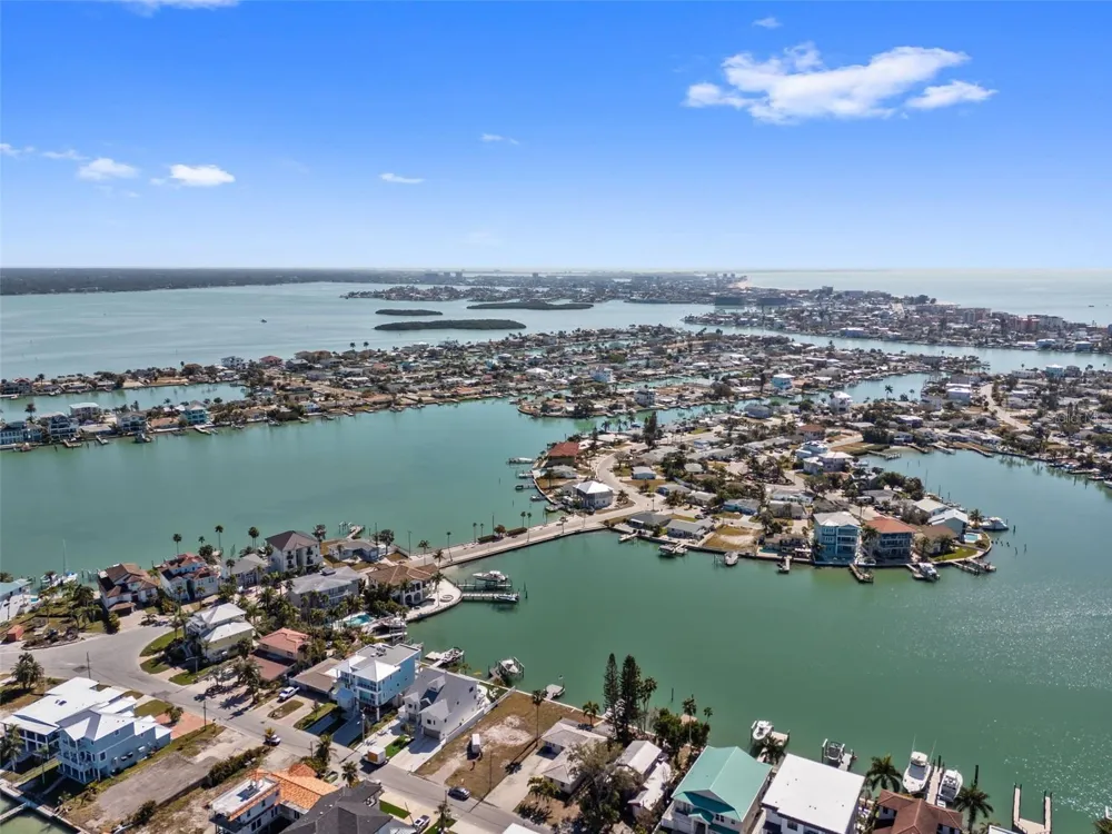 837 BAY POINT DRIVE Madeira Beach, FL 33708