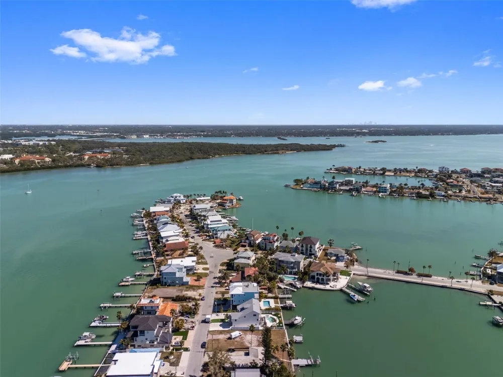 837 BAY POINT DRIVE Madeira Beach, FL 33708