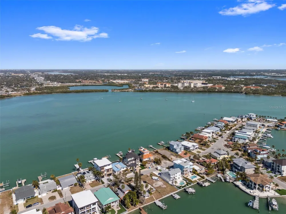 837 BAY POINT DRIVE Madeira Beach, FL 33708